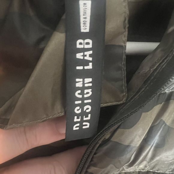 Design Lab Lord & Taylor women's XS Down Packable Puffer jacket camouflage - Picture 3 of 6